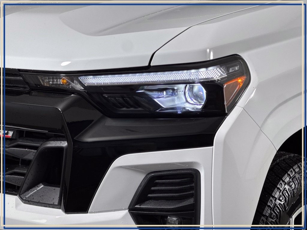 2026 Chevrolet Colorado Z71 - Photo 2