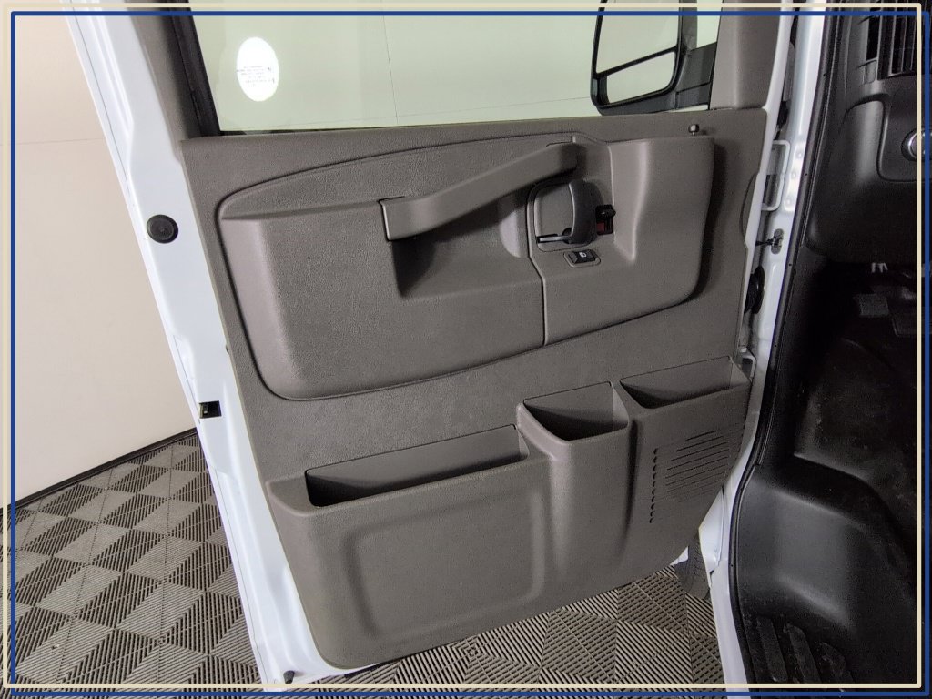 2026 Chevrolet Express Cargo Work Van - Photo 17