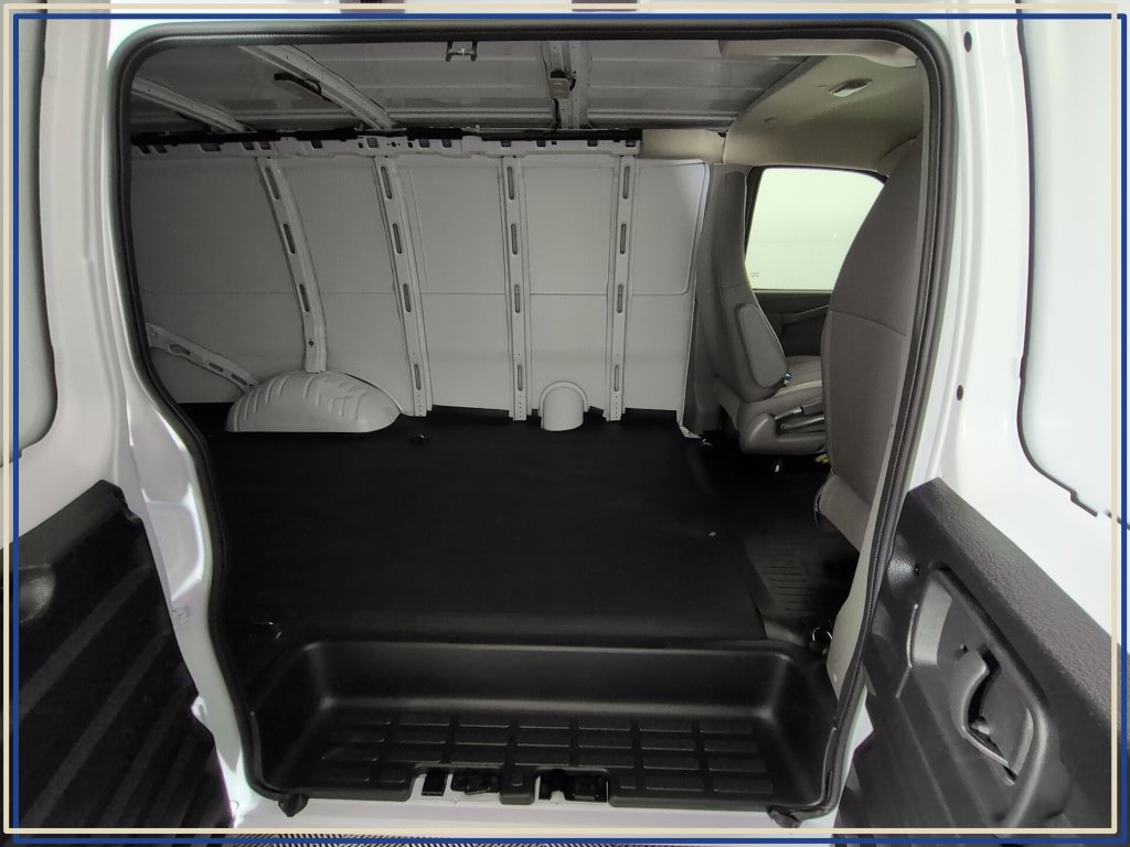2026 Chevrolet Express Cargo Work Van - Photo 18
