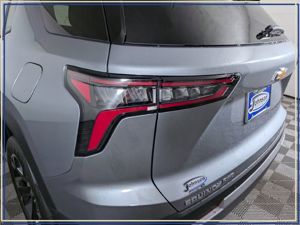 2027 Chevrolet Equinox LT - Photo 10
