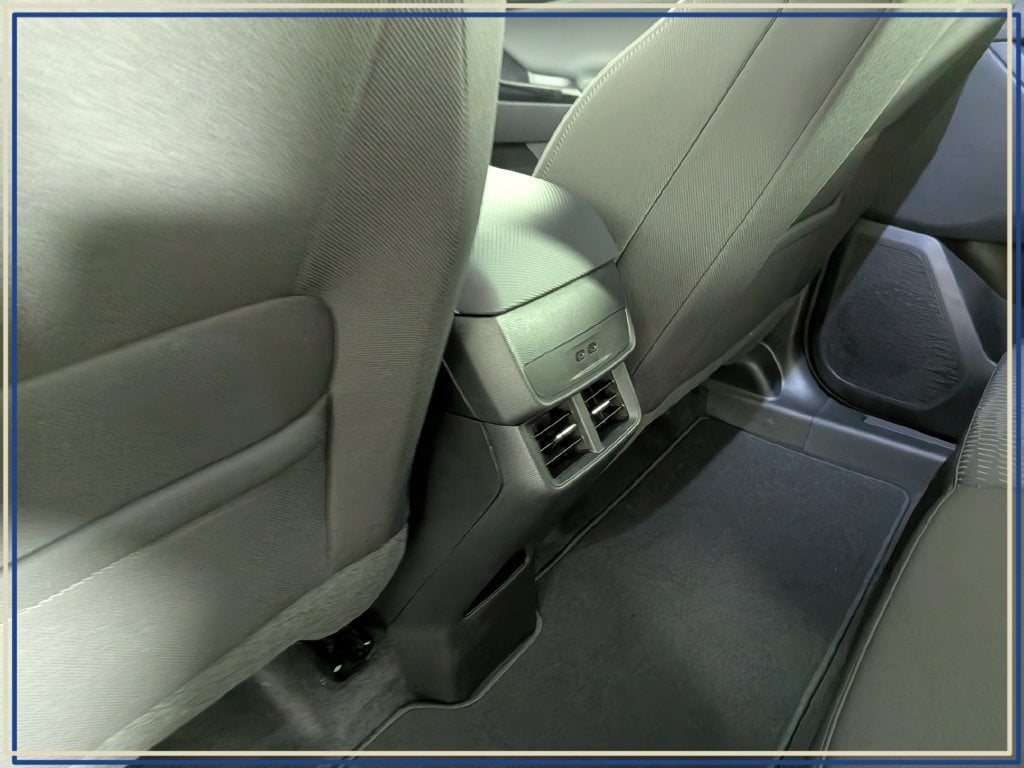 2027 Chevrolet Equinox LT - Photo 28