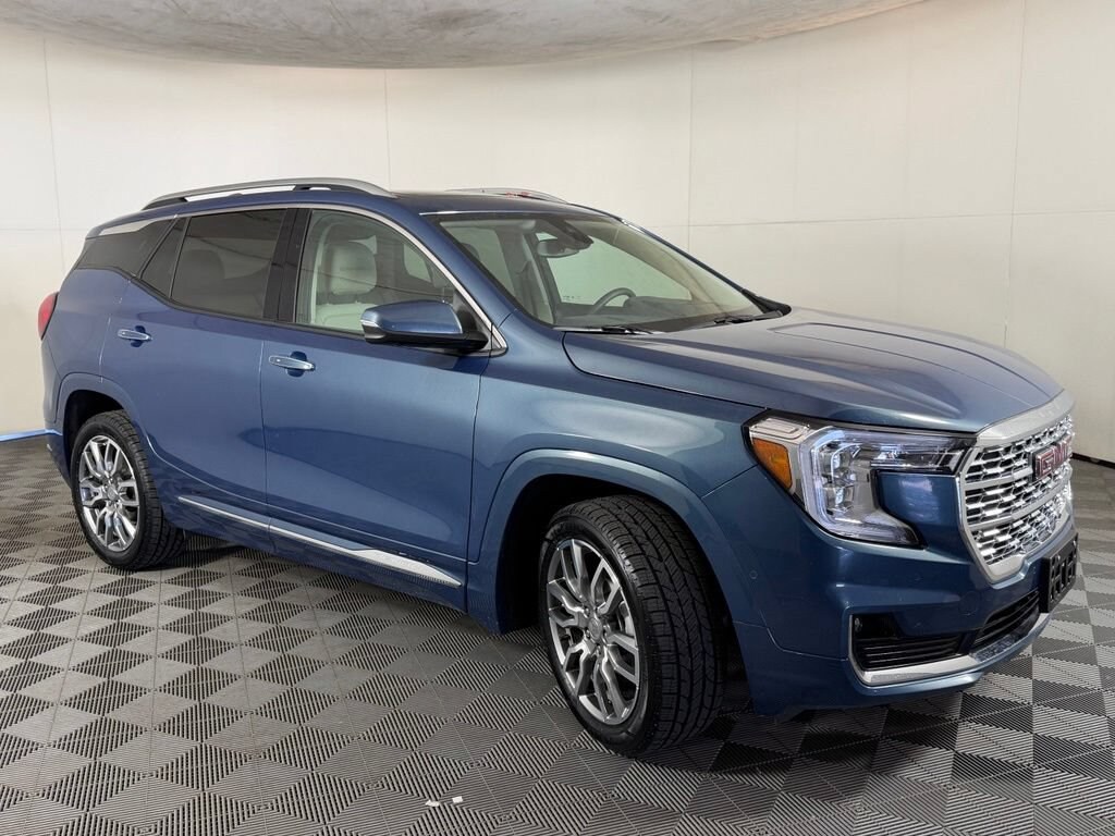 Used 2024 GMC Terrain Denali SUV