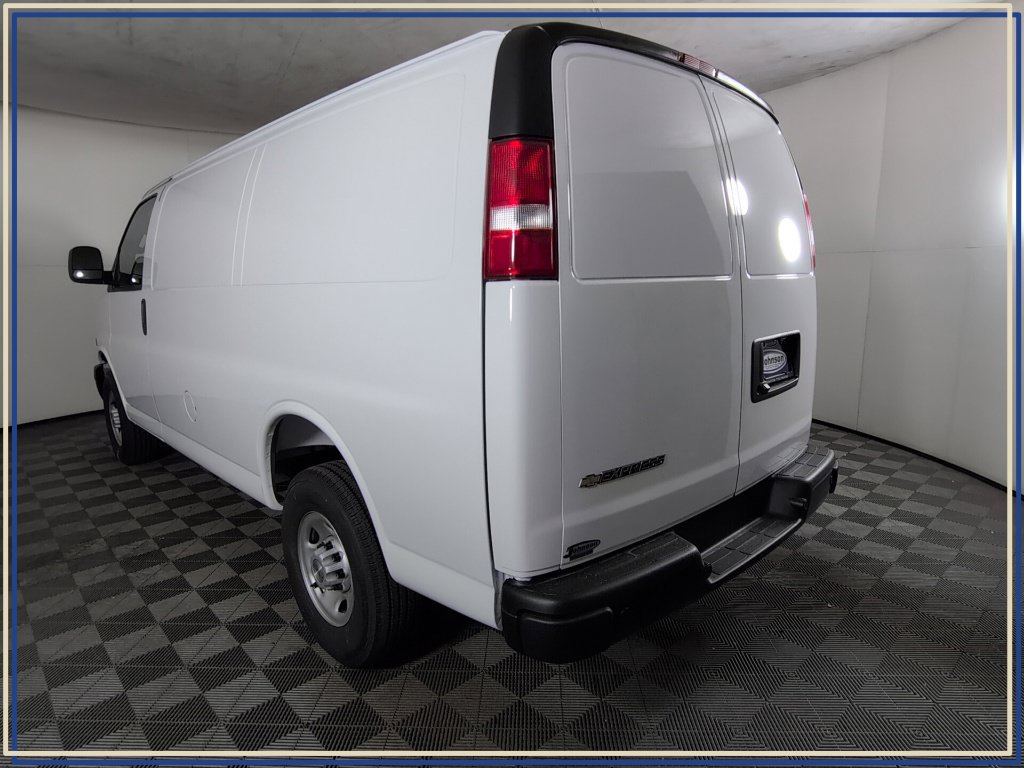 2026 Chevrolet Express Cargo Work Van - Photo 7