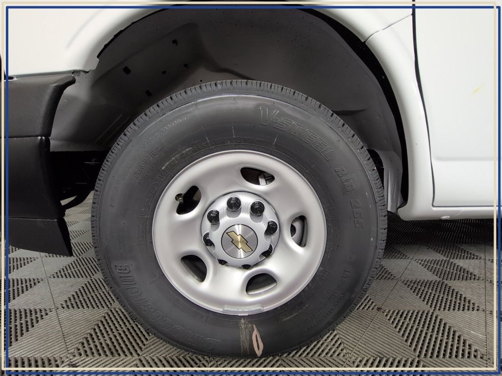 2026 Chevrolet Express Cargo Work Van - Photo 9