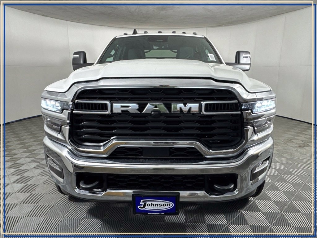 New 2026 Ram 5500 Chassis Cab TRADESMAN CREW 4X4 84' CA Pickup