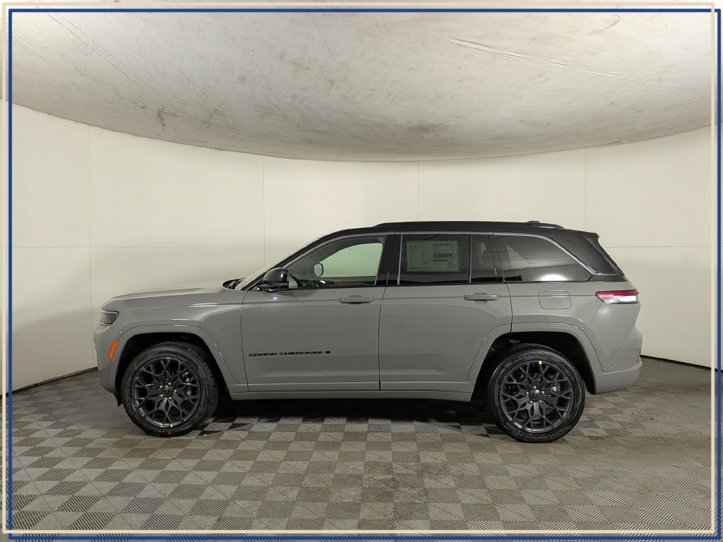 New 2027 Jeep Grand Cherokee SUMMIT 4X4 Sport Utility