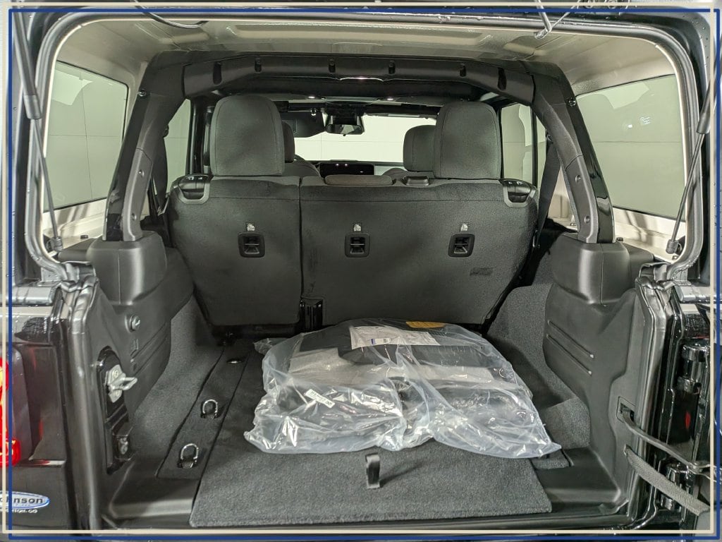 2026 Jeep Wrangler 4-Door Willys - Photo 10