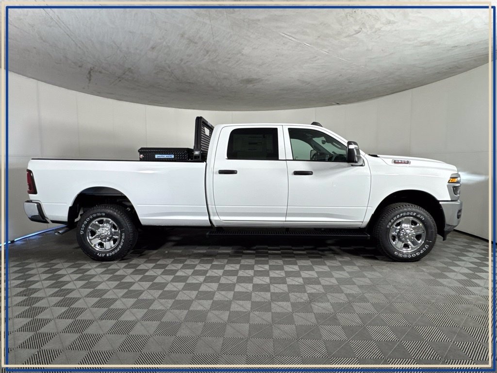 New 2026 Ram 2500 TRADESMAN CREW CAB 4X4 8' BOX Pickup
