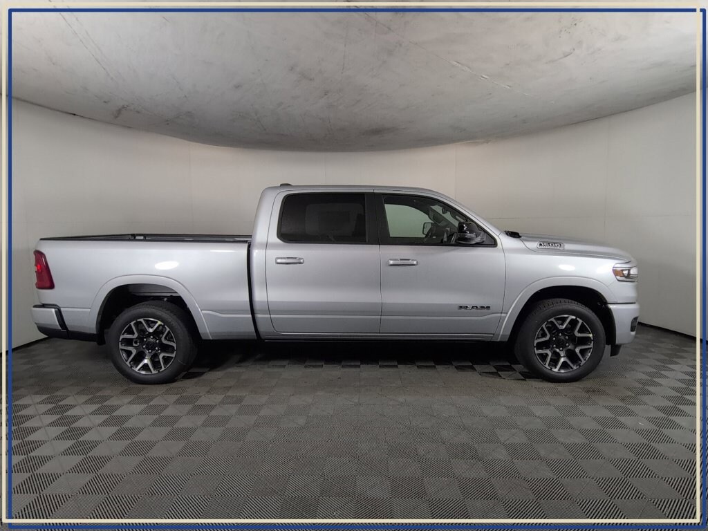 New 2026 Ram 1500 LARAMIE CREW CAB 4X4 6'4 BOX Pickup