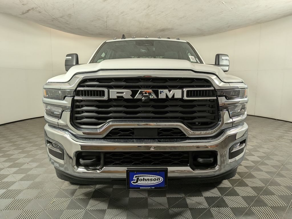 New 2026 Ram 3500 Chassis Cab TRADESMAN CREW 4X4 60' CA Pickup