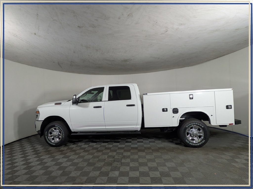 New 2026 Ram 2500 TRADESMAN CREW CAB 4X4 8' BOX Pickup