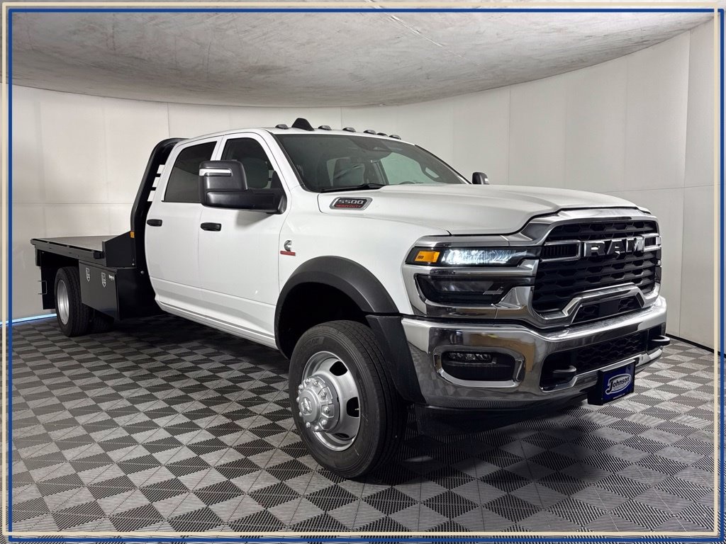 New 2026 Ram 5500 Chassis Cab TRADESMAN CREW 4X4 84' CA Pickup