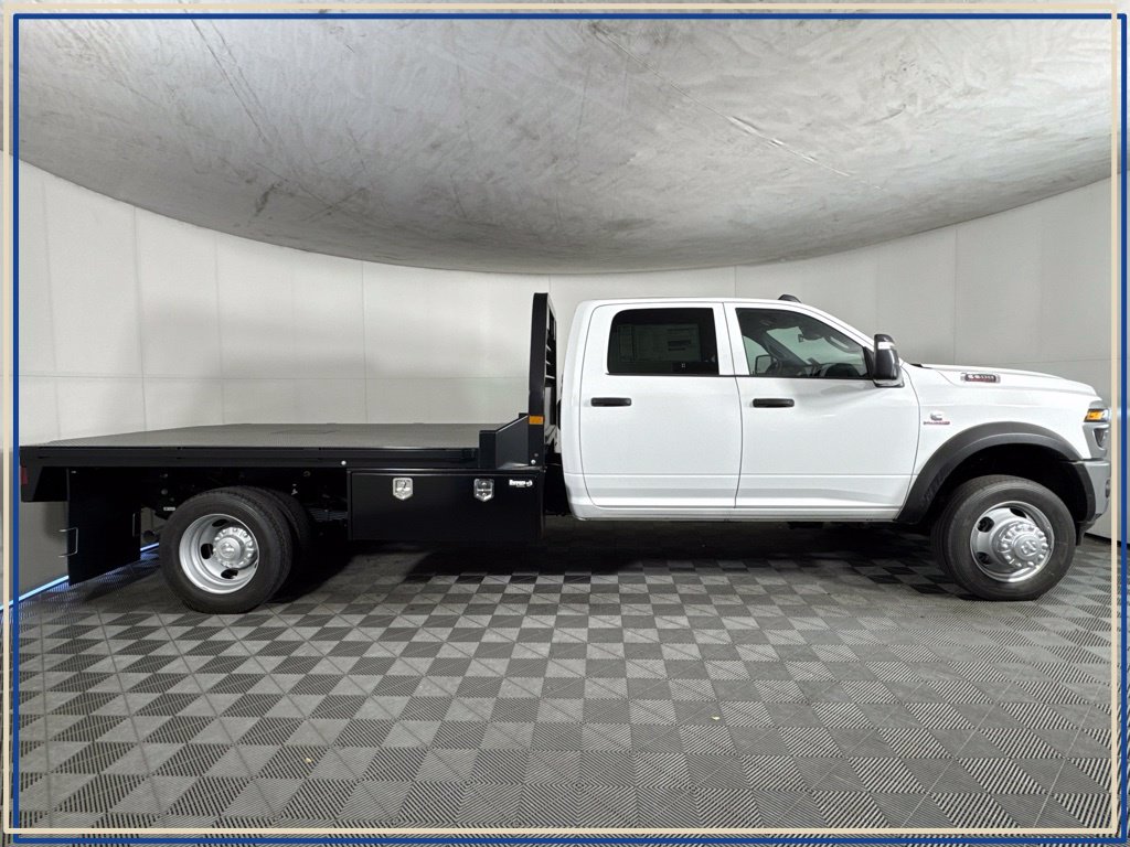 New 2026 Ram 5500 Chassis Cab TRADESMAN CREW 4X4 84' CA Pickup