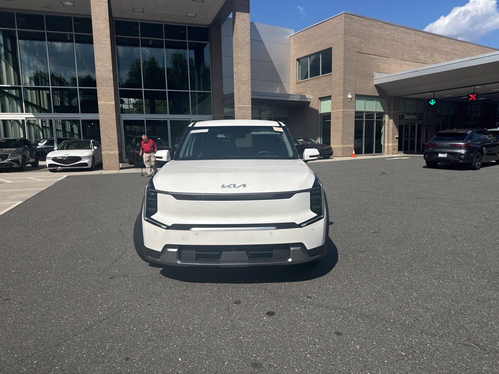 Used 2024 Kia EV9 Light L/R with VIN KNDAB5S15R6033295 for sale in Cary, NC