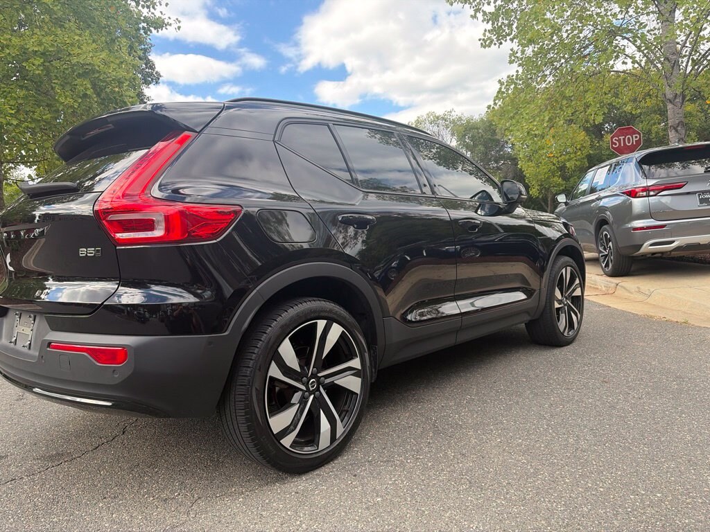 Used 2024 Volvo XC40 B5 Plus Dark Theme SUV