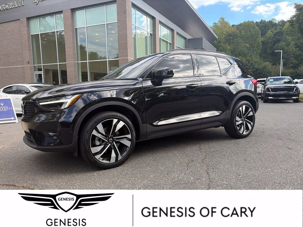 Used 2024 Volvo XC40 B5 Plus Dark Theme SUV
