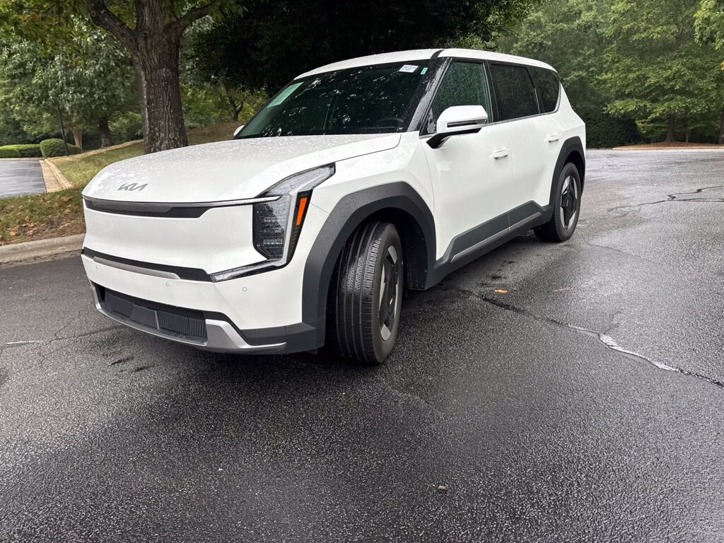 Used 2024 Kia EV9 Light Long Range SUV