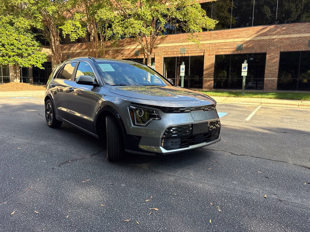 Used 2025 Kia Niro EV Wind SUV