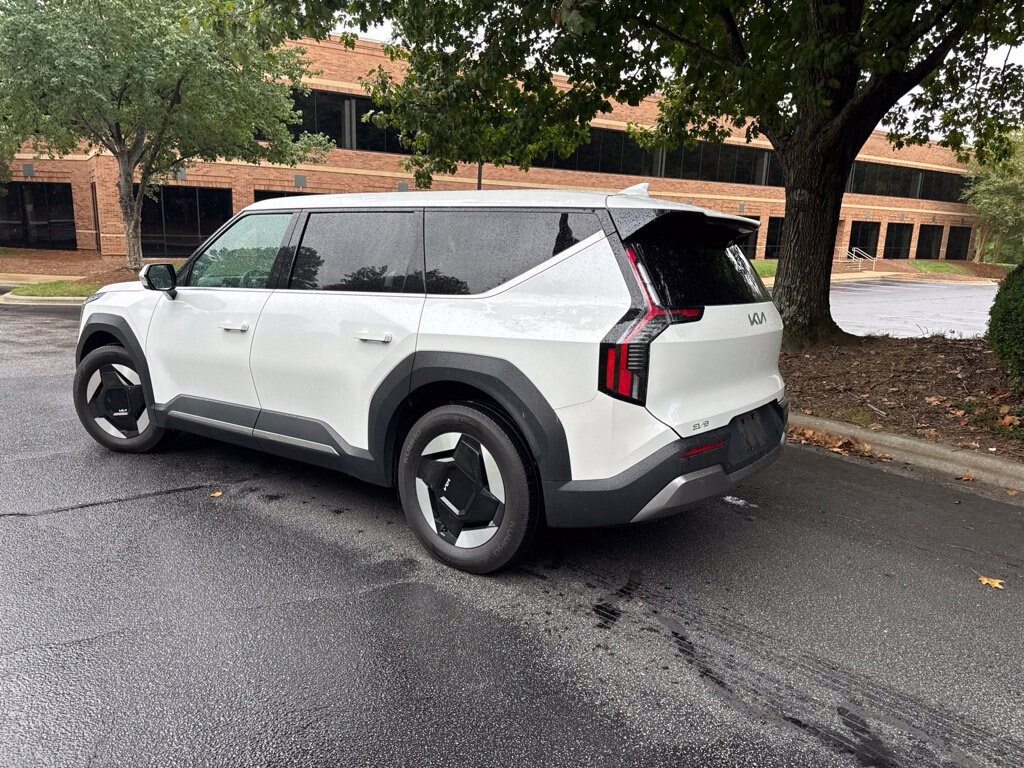 Used 2024 Kia EV9 Light Long Range SUV