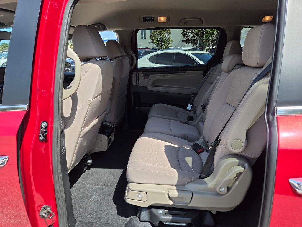 2023 Honda Odyssey EX - Photo 11