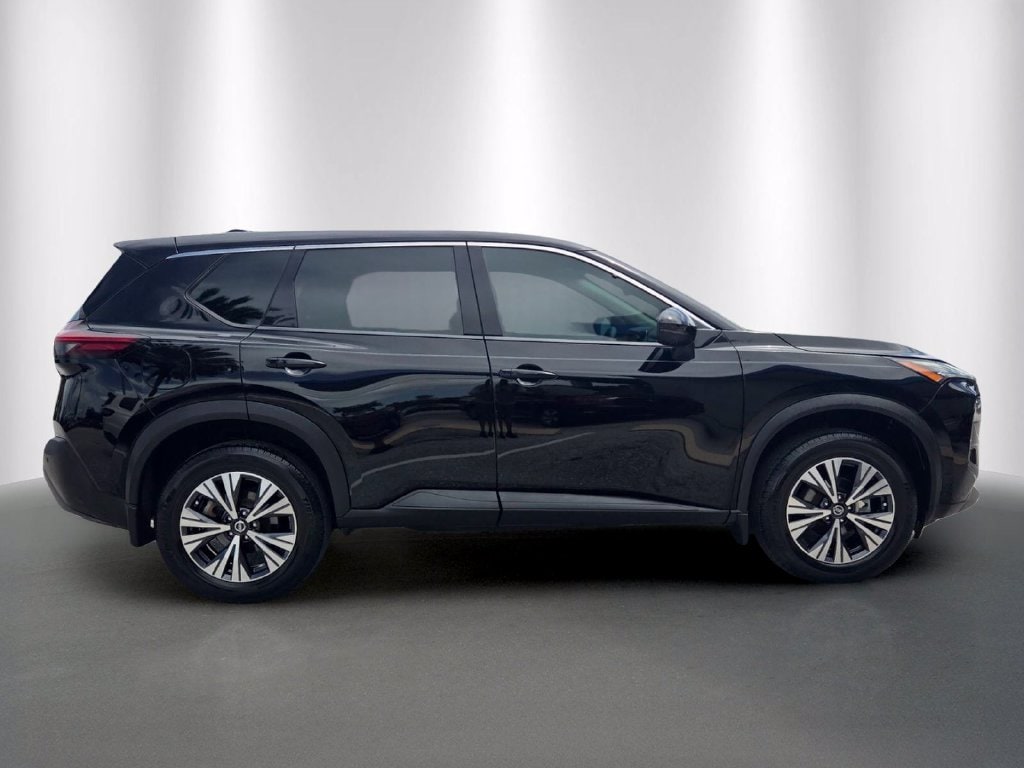 Used 2021 Nissan Rogue SV with VIN 5N1AT3BA1MC752325 for sale in Stuart, FL