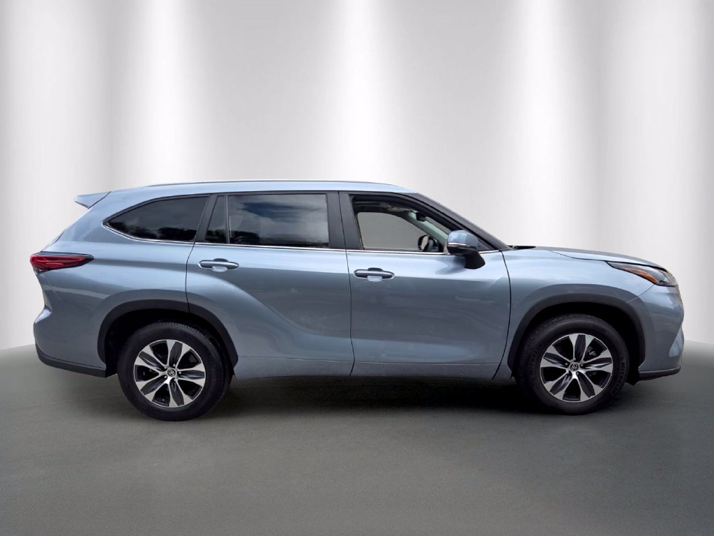 Used 2023 Toyota Highlander XLE SUV