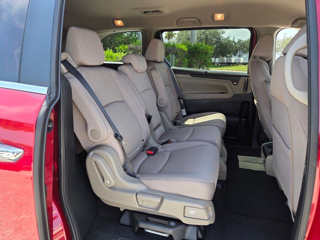 2023 Honda Odyssey EX - Photo 17