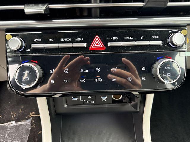 2025 Hyundai Tucson Limited - Photo 30