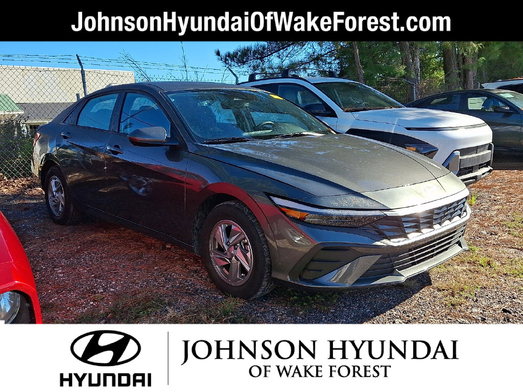 Used 2026 Hyundai Elantra SE Sedan