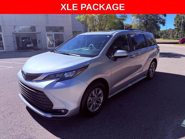 Used 2025 Toyota Sienna XLE 8 Passenger Van Passenger Van