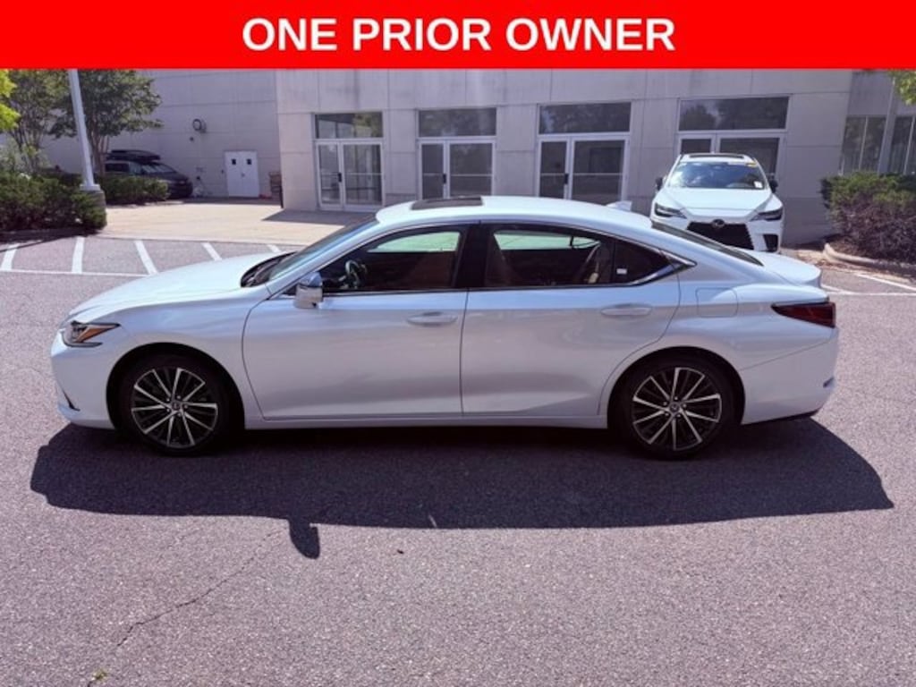 Used 2024 Lexus ES 350 Sedan