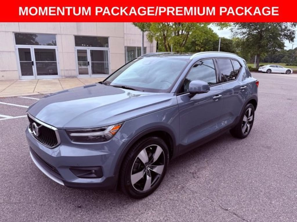 Used 2021 Volvo XC40 T5 Momentum SUV