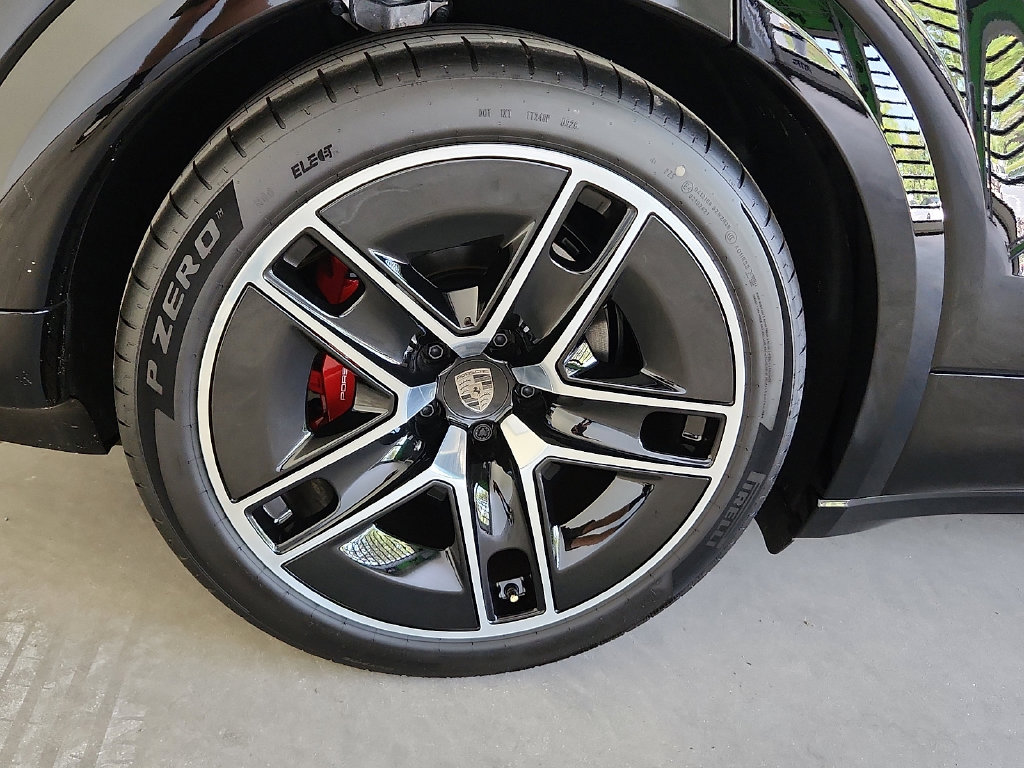 2026 Porsche Cayenne Turbo Electric - Photo 10