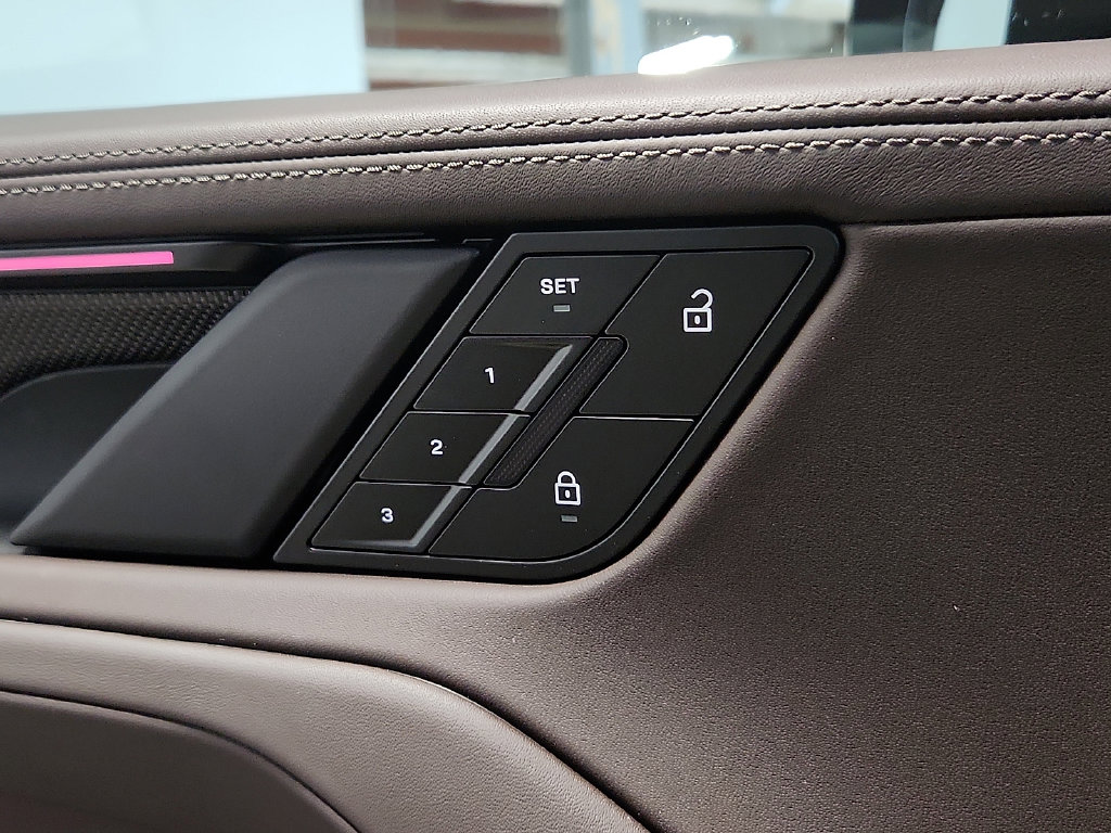 2026 Porsche Cayenne Turbo Electric - Photo 20