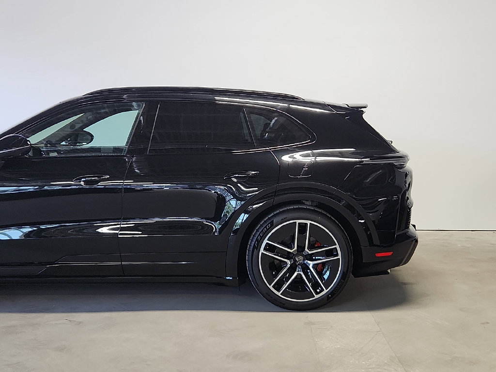 2026 Porsche Cayenne Turbo Electric - Photo 7