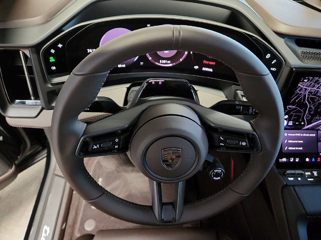2026 Porsche Cayenne Turbo Electric - Photo 19
