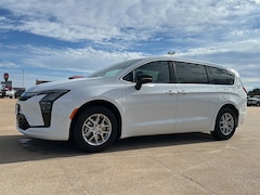 2027 Chrysler Pacifica Select AWD Passenger Van