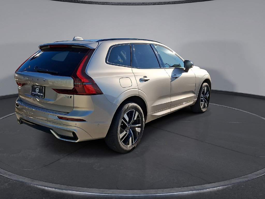 2026 Volvo XC60 Plus - Photo 18