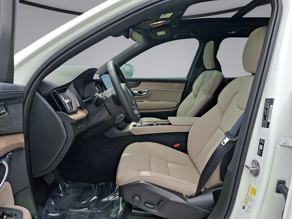 2026 Volvo XC90 Plus - Photo 19