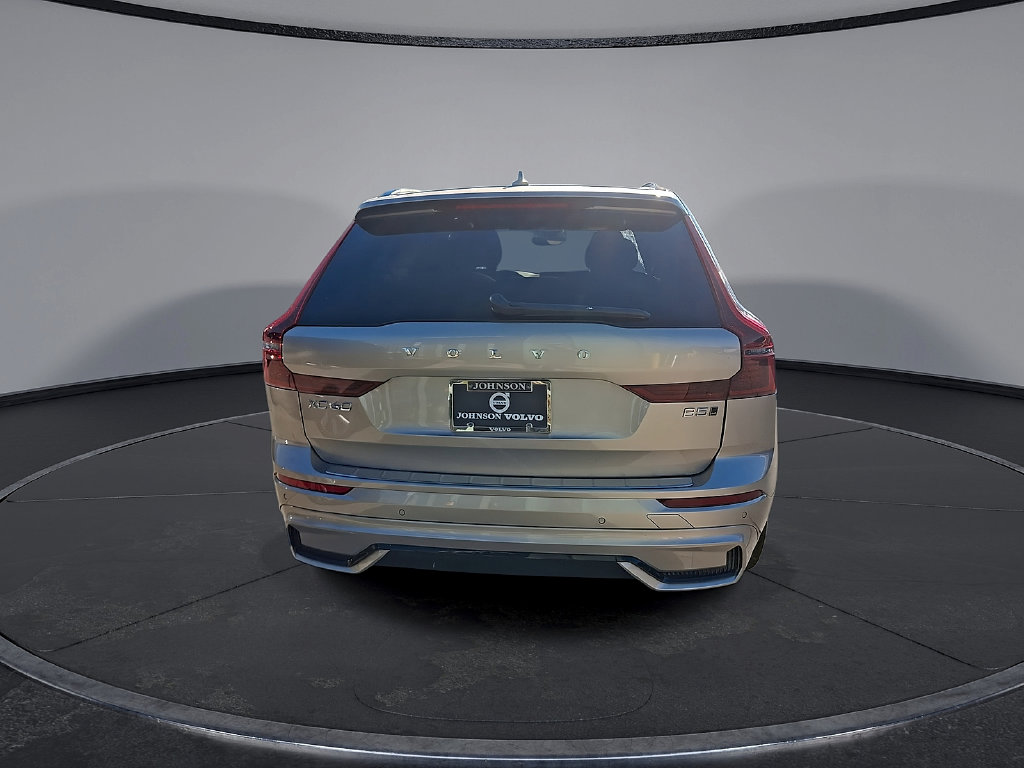 2026 Volvo XC60 Plus - Photo 8