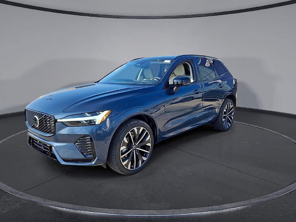 New 2026 Volvo XC60 plug-in hybrid T8 Ultra SUV