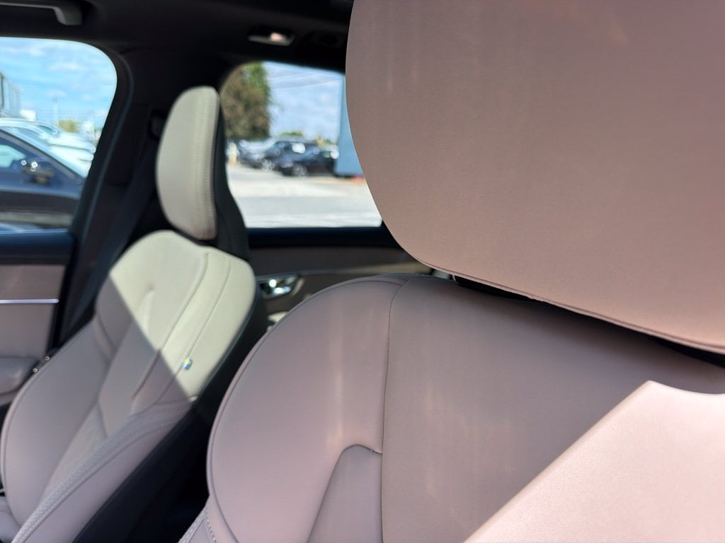 Used 2025 Volvo XC90 B5 (2025.5) Core SUV