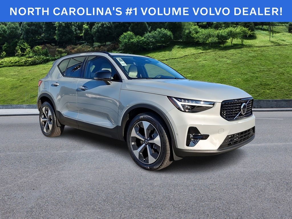 New 2026 Volvo XC40 B4 Plus SUV