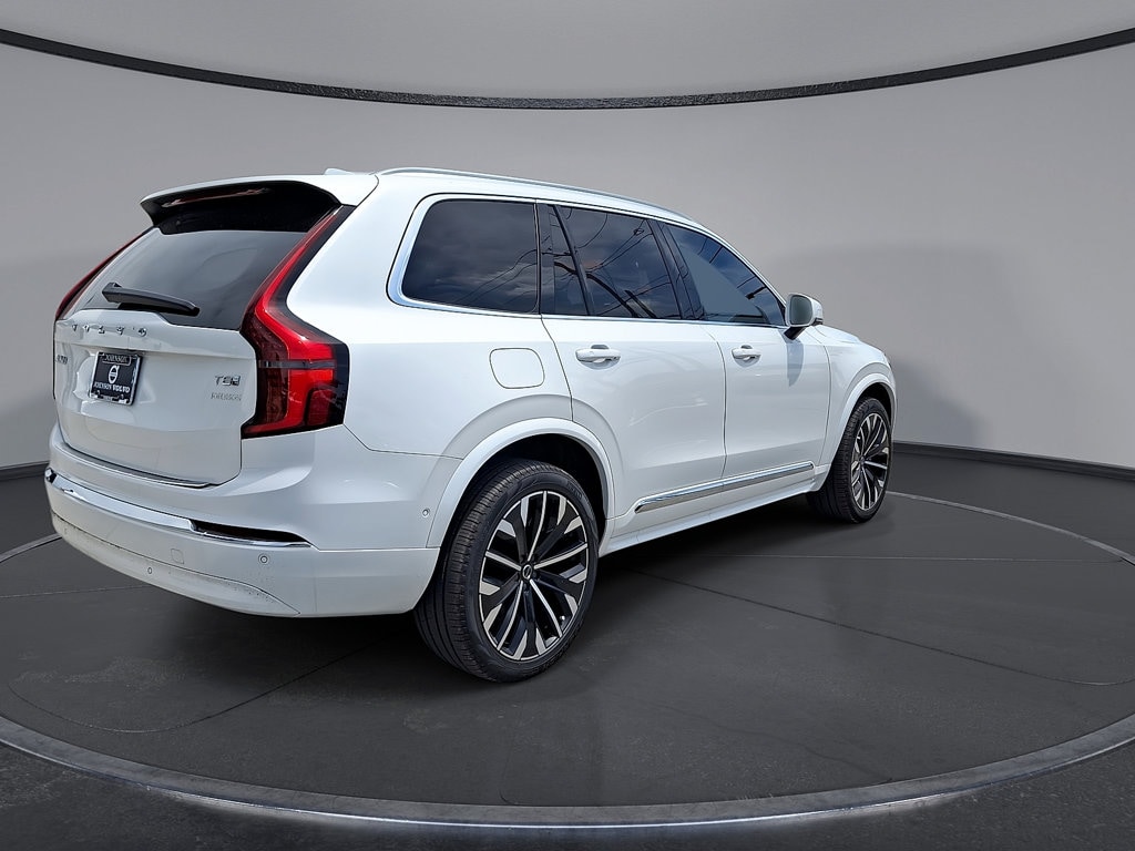 2026 Volvo XC90 Plus - Photo 17