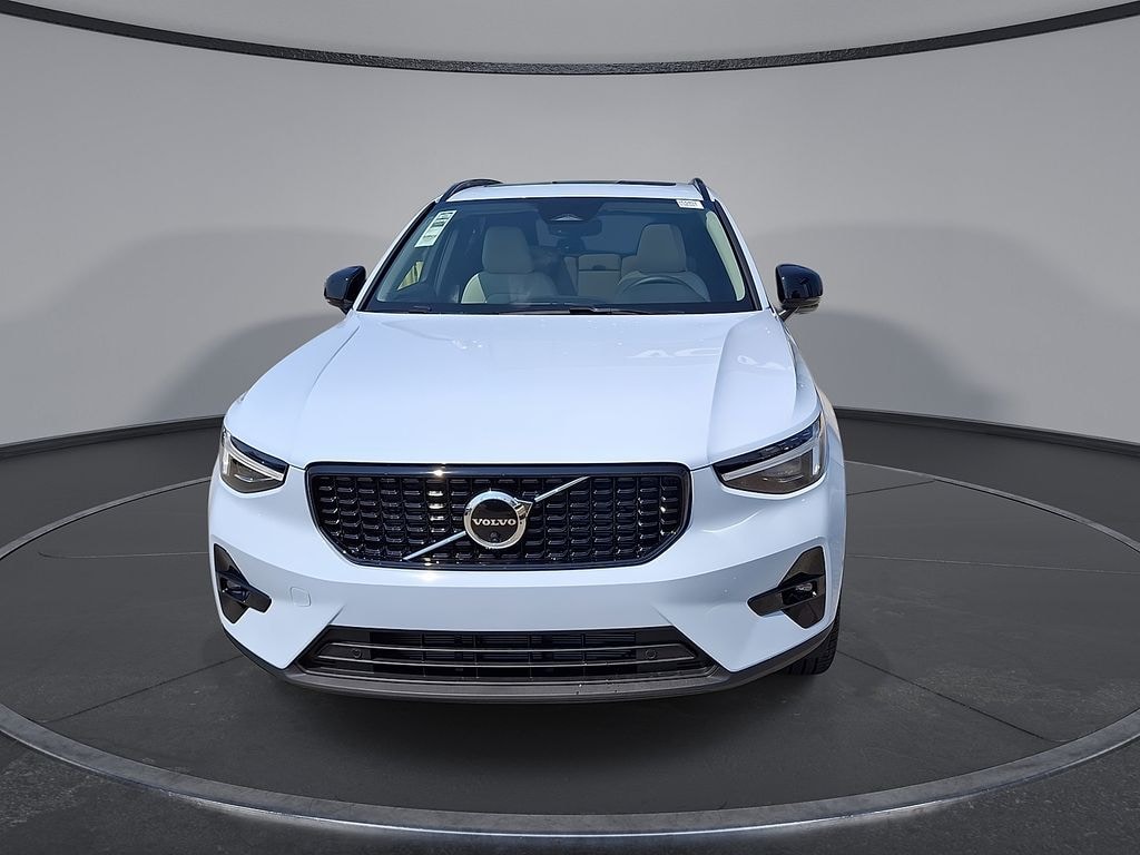 New 2026 Volvo XC40 B5 Ultra SUV