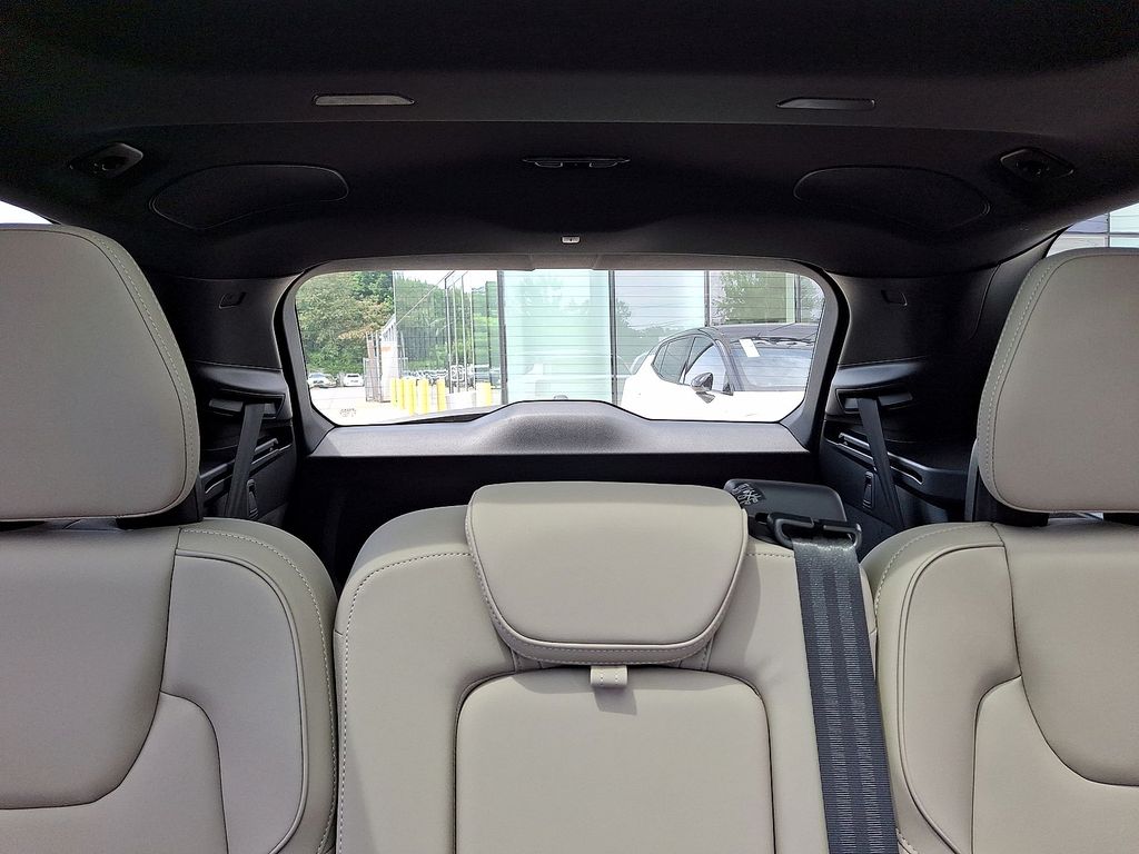 2026 Volvo XC90 Plus - Photo 12
