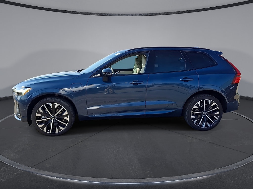 New 2026 Volvo XC60 plug-in hybrid T8 Ultra SUV