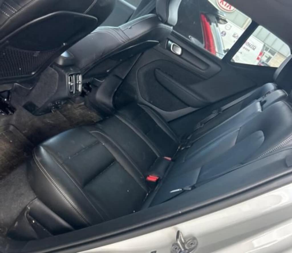 Certified 2024 Volvo XC40 B5 Plus Dark SUV