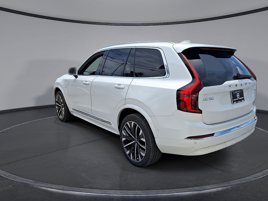 2026 Volvo XC90 Plus - Photo 16