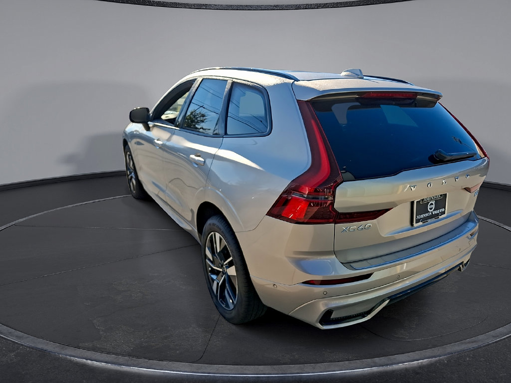 2026 Volvo XC60 Plus - Photo 17